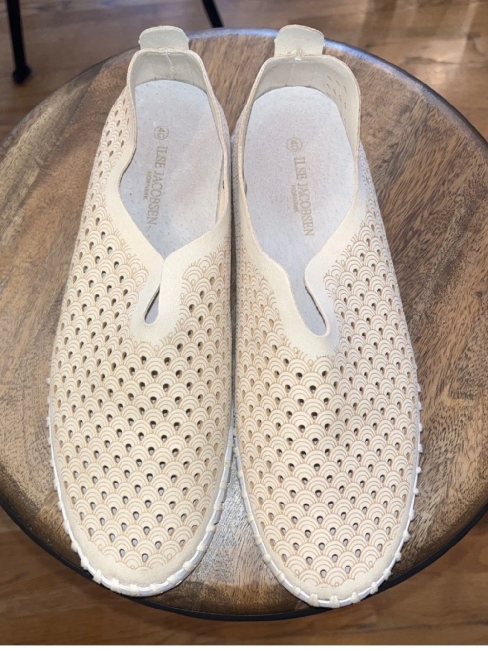 Isle Jacobsen Hornbaek Tulip Flats Women's Slip On Shoes Tan Sz 40